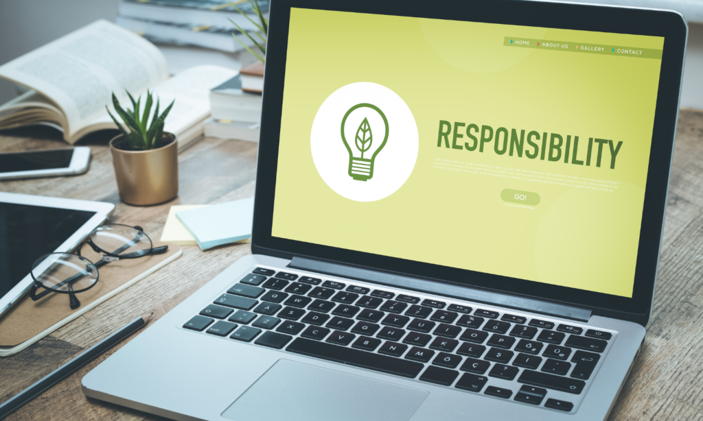 DRUŽBENA ODGOVORNOST, DRUŽBENA OMREŽJA, LAPTOP, DIGITALNI MARKETING, SOCIALNI MARKETING, TRAJNOST, TRAJNOSTNI RAZVOJ